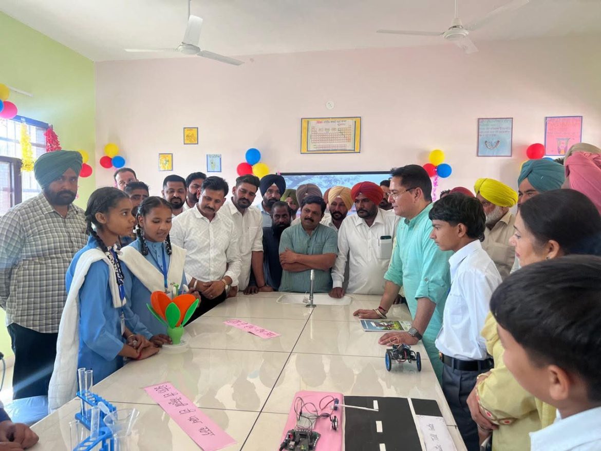 AAP सरकार का शिक्षा पर फोकस, सुनाम के टूंगा गांव स्कूल में 32.56 लाख की लागत से सुविधाओं का उद्घाटन