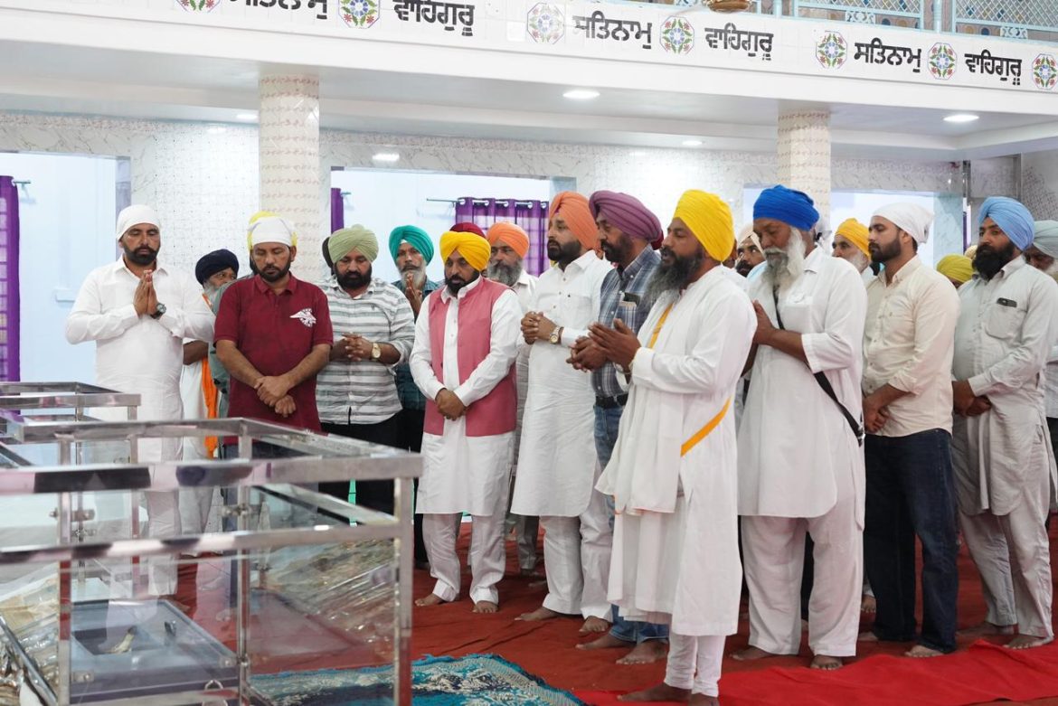मुख्यमंत्री भगवंत मान ने सतलुज गुरुद्वारा साहिब का दौरा कर जनता की सेवा का किया संकल्प