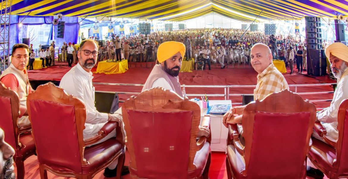 मुख्यमंत्री भगवंत सिंह मान: गरीबों को अनपढ़ रखना कांग्रेस और अकालियों का सोचा-समझा राजनीतिक फैसला था
