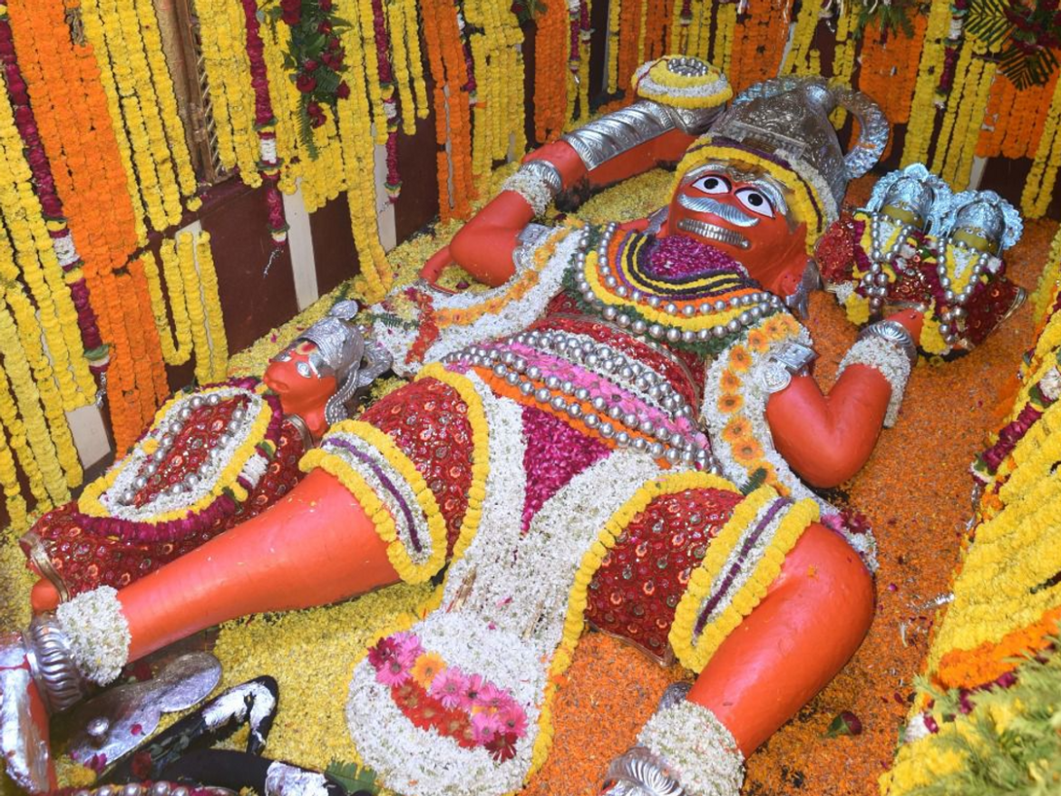 लेटे हुए हनुमान मंदिर प्रयागराज: जानिए क्यों यहाँ विश्राम की मुद्रा में हैं बजरंगबली?