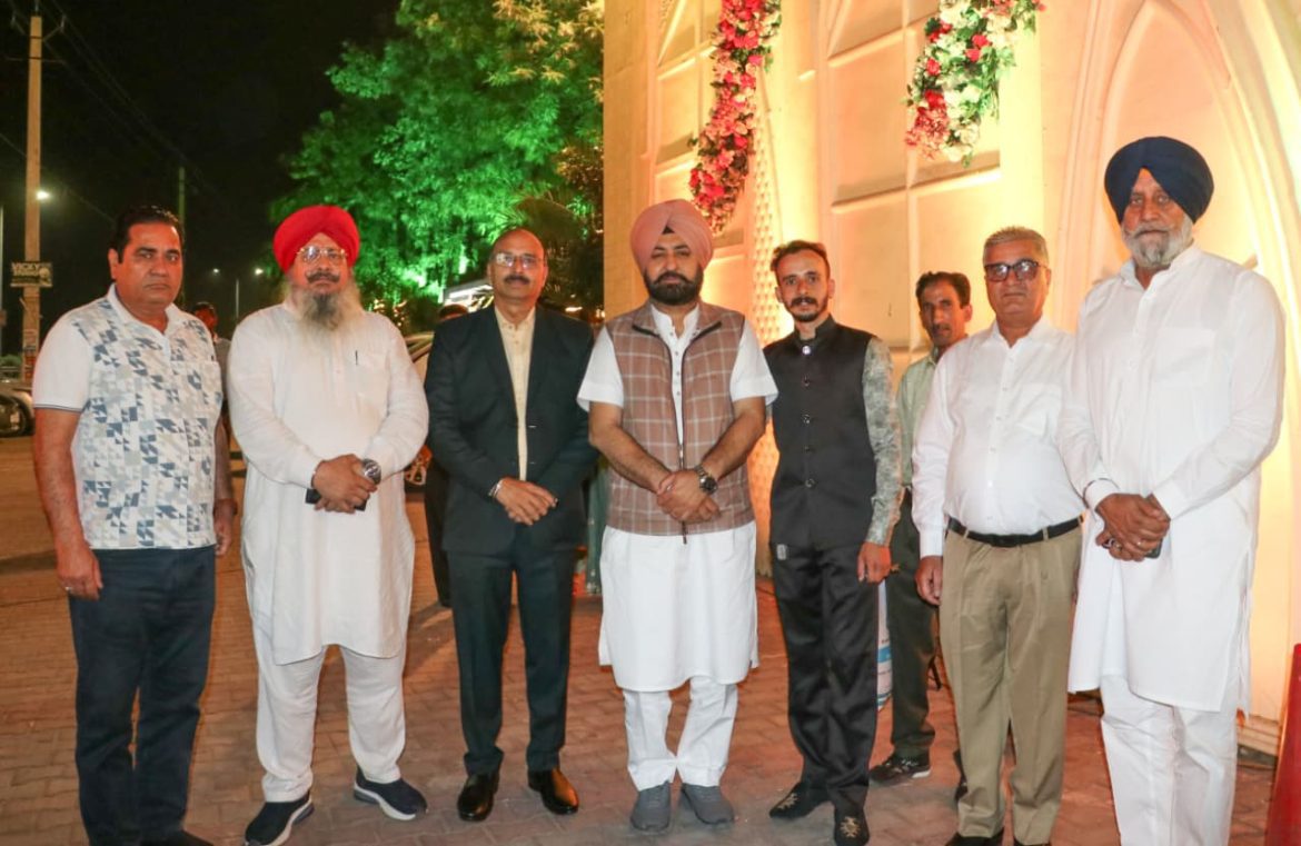 लुधियाना में कैबिनेट मंत्री हरदीप सिंह मुंडियां ने विवाह एवं सगाई समारोह में शामिल होकर नवदंपत्तियों को दी शुभकामनाएं