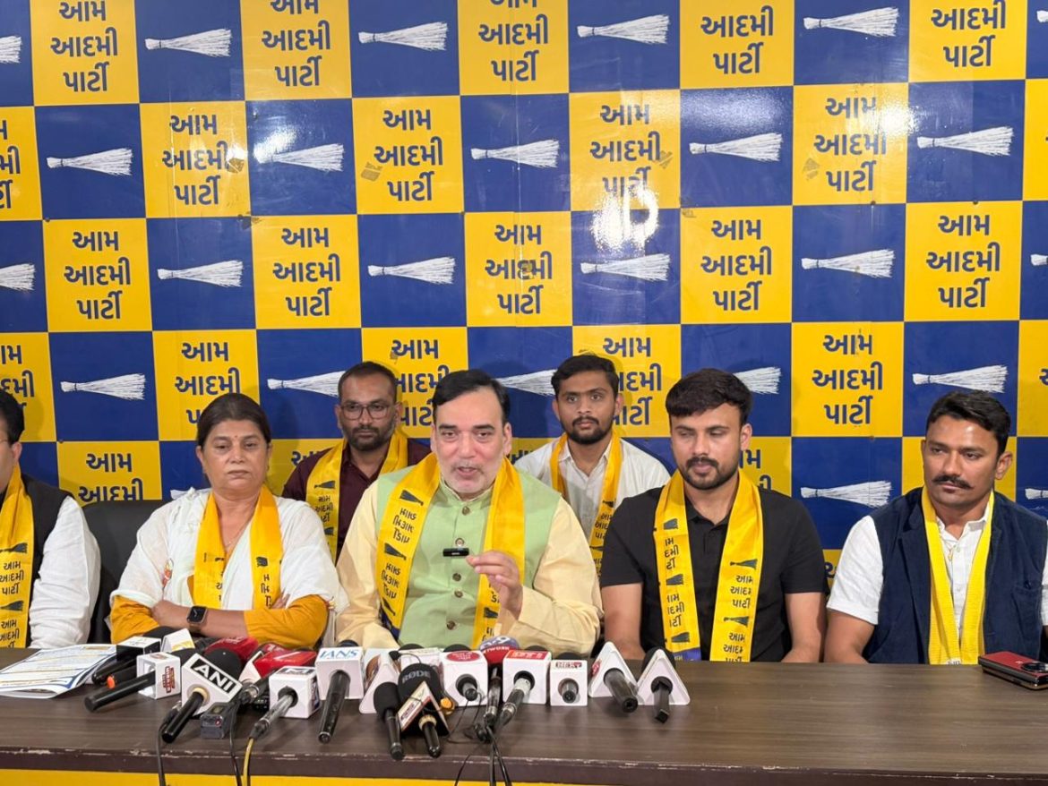 गुजरात: आम आदमी पार्टी ने अहमदाबाद म्युनिसिपल कॉर्पोरेशन के लिए मैनिफेस्टो जारी किया