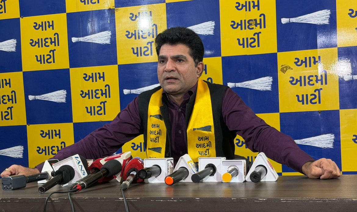 इसुदान गढ़वी का ऐलान: मनोज सोरठिया होंगे सूरत नगर निगम चुनाव में AAP के उम्मीदवार