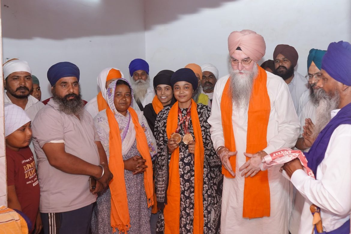‘श्री गुरु ग्रंथ साहिब सम्मान (संशोधन) बिल-2026’ पारित होने पर स्पीकर कुलतार सिंह संधवां का सम्मान, जताया आभार