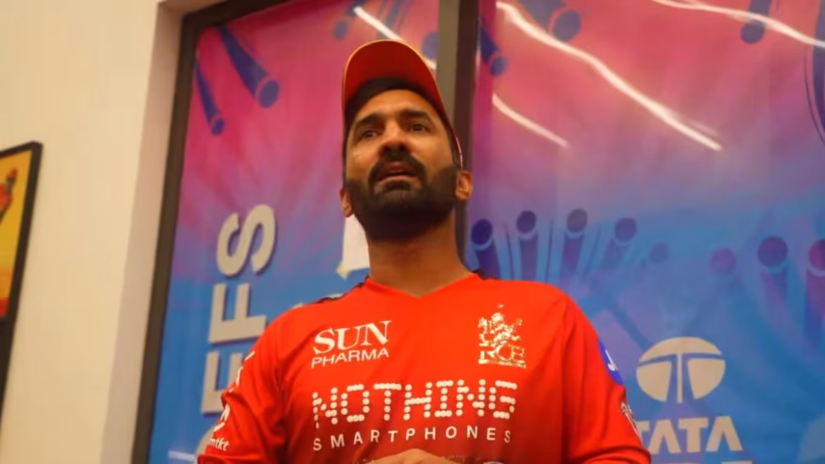 आईपीएल 2026: 'हमने चैंपियंस की तरह खेला', आरसीबी की जीत के बाद दिनेश कार्तिक का ड्रेसिंग रूम में बड़ा बयान