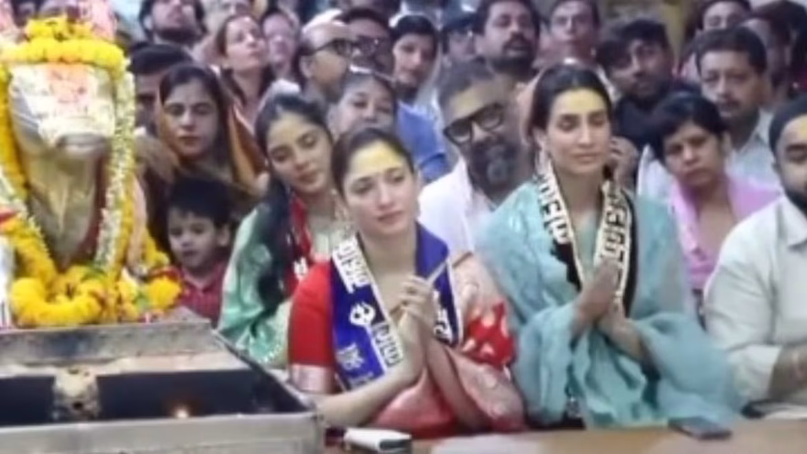 महाकाल की शरण में सितारे: तमन्ना भाटिया और अर्जुन रामपाल ने उज्जैन में टेका मत्था, 'भस्म आरती' में हुईं शामिल