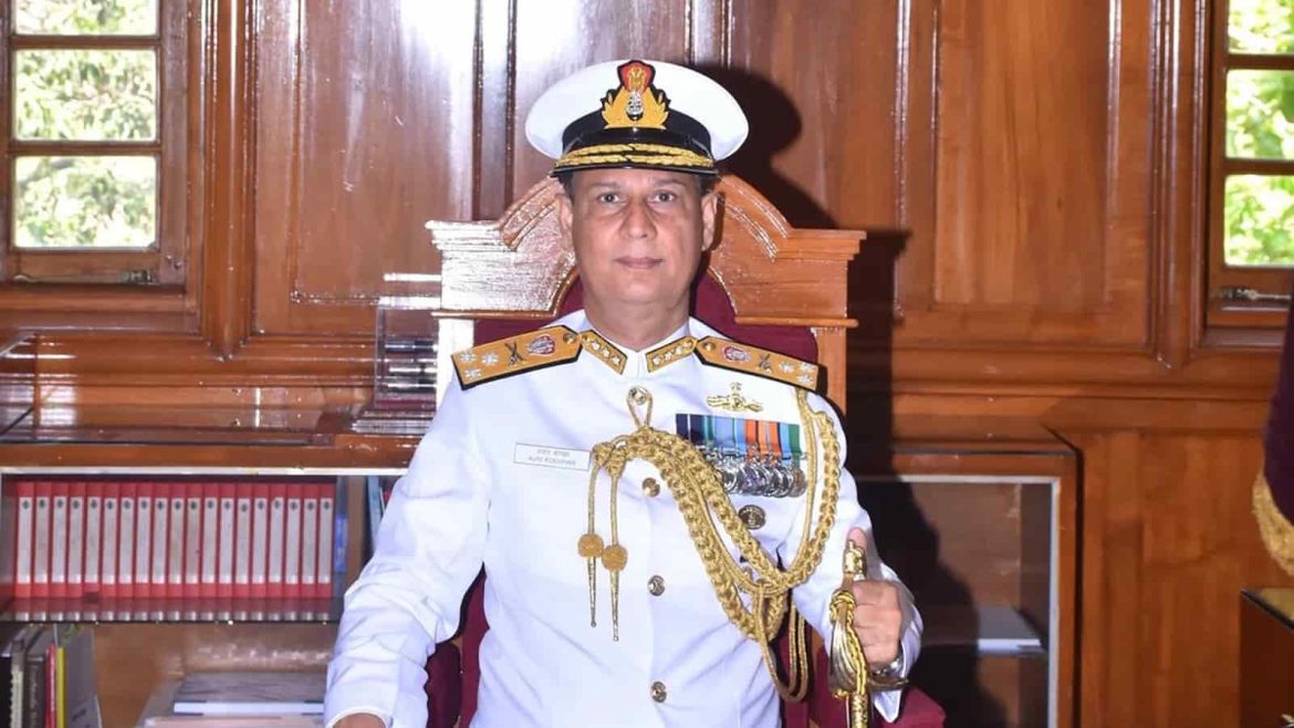 वाइस एडमिरल कोचड़ ने संभाला वाइस चीफ ऑफ नेवल स्टाफ का कार्यभार: राष्ट्र सेवा में समर्पित एक गौरवशाली सफर