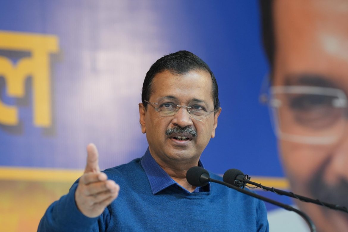 दिल्ली में फिर एक और लापरवाही: AC ब्लास्ट में पूर्व IAS की मौत, 'वीआईपी' इलाकों में भी बेबस है फायर ब्रिगेड