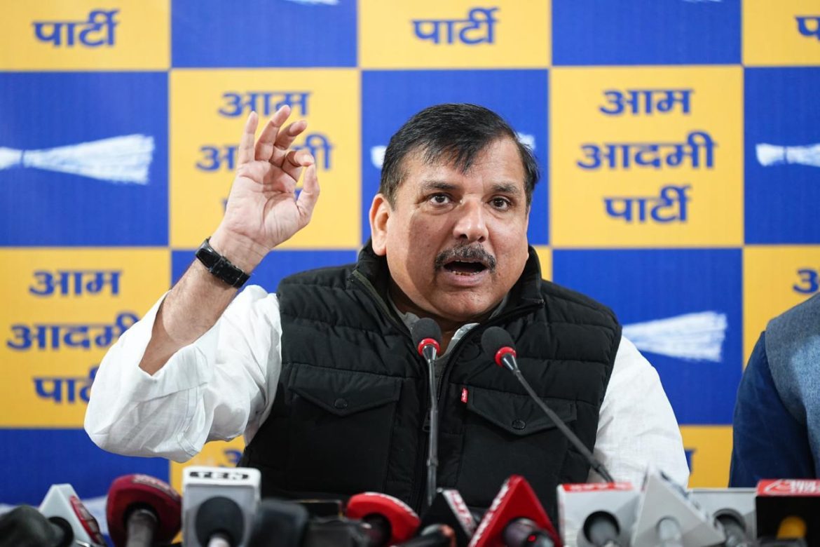 मँहगाई पर AAP सांसद संजय सिंह का बड़ा हमला: बोले- '12 साल में जनता से 44 लाख करोड़ लूटे, अब घाटे का बकवास बंद करे गोदी मीडिया'