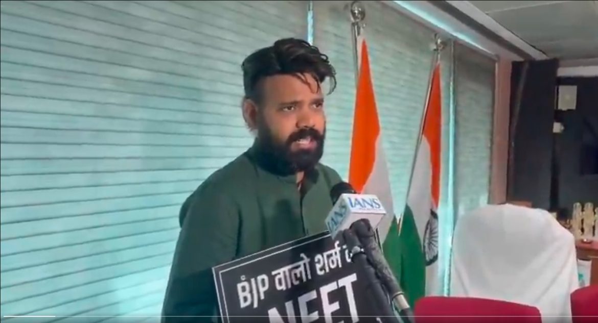 NEET पेपर लीक पर MCD में बवाल: AAP ने भाजपा पर बोला हमला, छात्रों के भविष्य से खिलवाड़ का लगाया आरोप