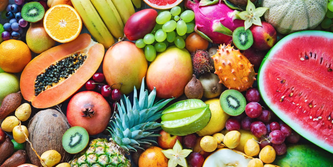 Best Time to Eat Fruits in Summer: क्या है फल खाने का सही समय? जानें गर्मियों के लिए 'गोल्डन टाइम' और जरूरी नियम