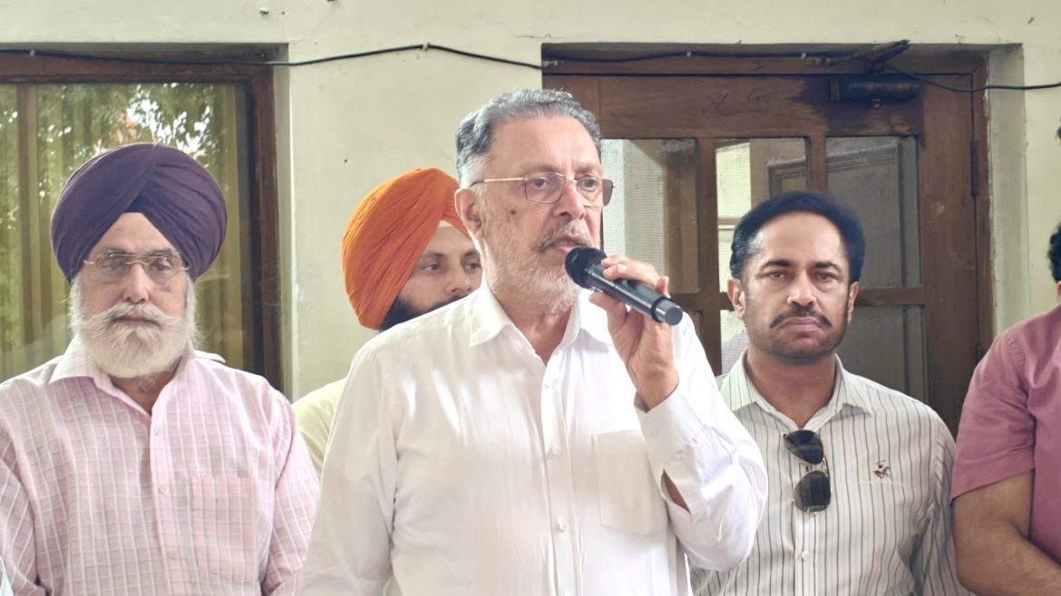 मान सरकार की 'खेल क्रांति': पटियाला में 200 से अधिक स्पोर्ट्स किट वितरित, नशे के खिलाफ युवाओं को किया जागरूक