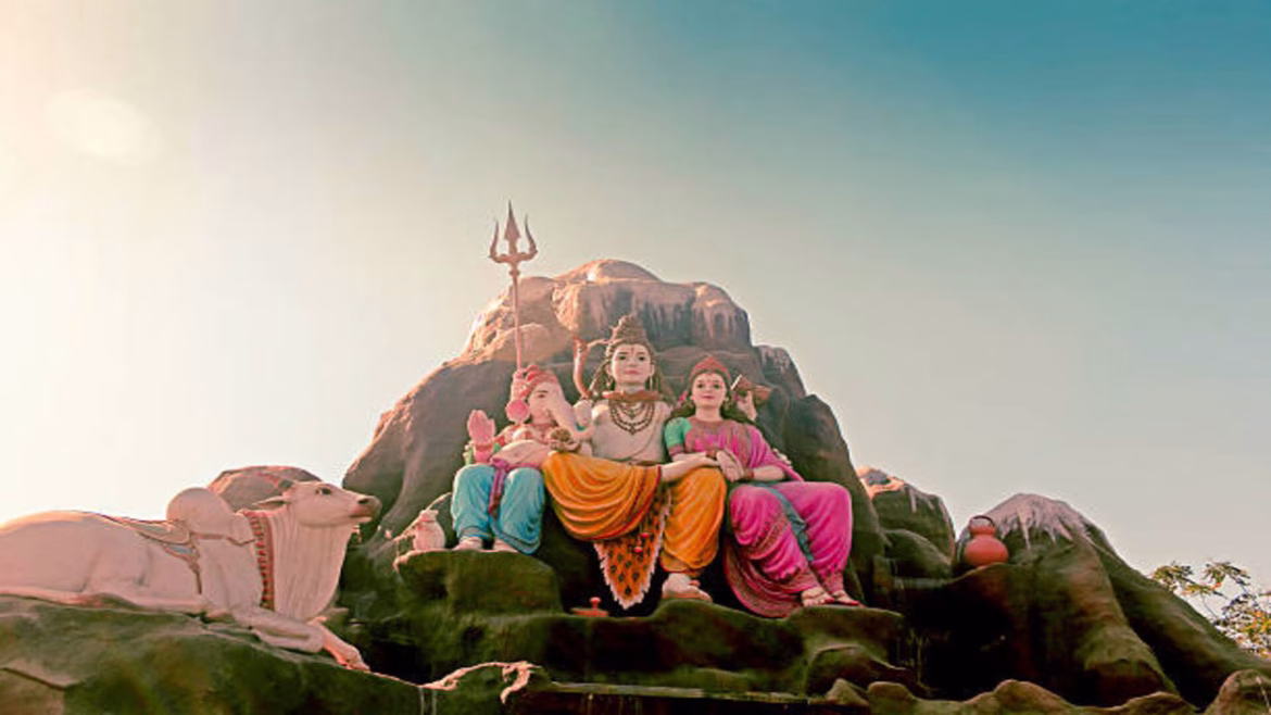 Masik Shivratri 2026: ज्येष्ठ मासिक शिवरात्रि कब है? जानें सही डेट, निशिता काल मुहूर्त और 2 शुभ संयोगों का महत्व