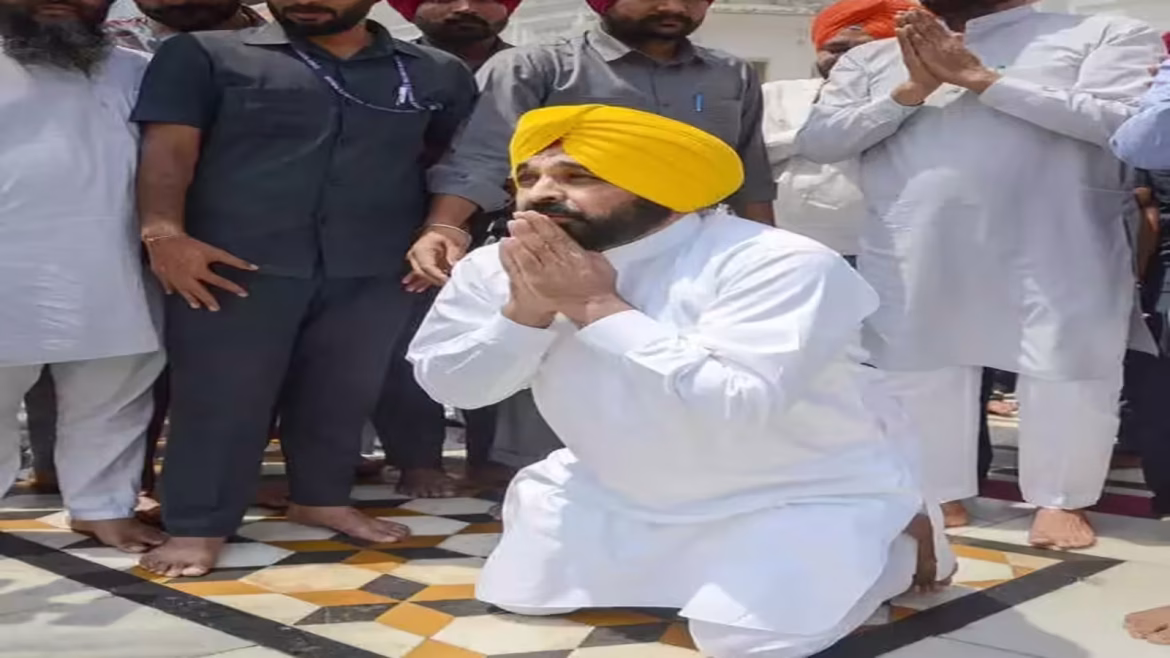 मुख्यमंत्री भगवंत सिंह मान ने श्री हरिमंदिर साहिब में माथा टेका, बेअदबी विरोधी ऐतिहासिक कानून बनाने की समझ और शक्ति देने के लिए परमात्मा का शुक्राना किया