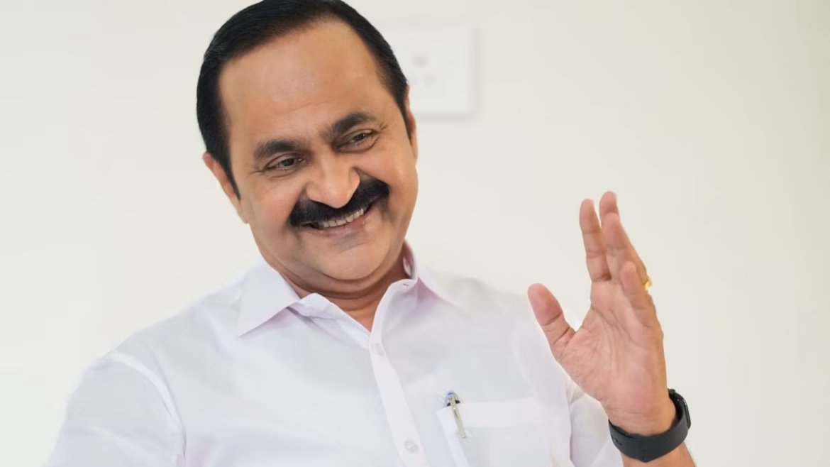 केरल में 10 साल बाद UDF की वापसी: वी.डी. सतीशन आज लेंगे मुख्यमंत्री पद की शपथ, राहुल गांधी और खड़गे समेत पहुंचेंगे कई दिग्गज