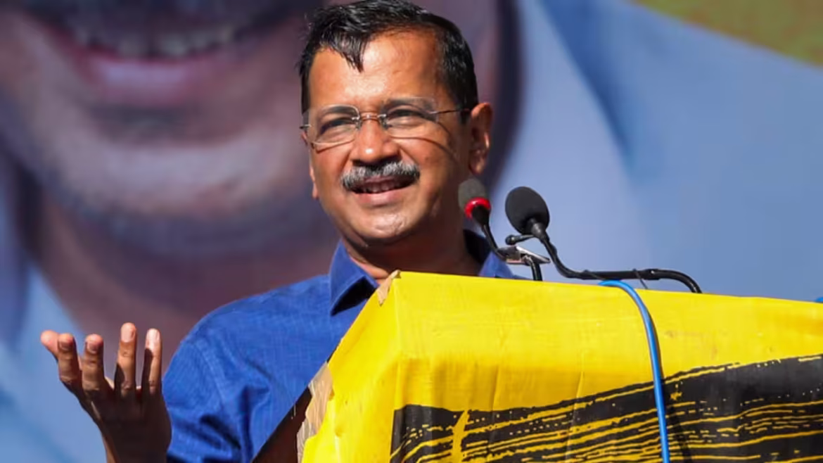 दिल्ली के त्रिलोकपुरी में भाजपा का 'कचरा षड्यंत्र': रिहायशी इलाकों को बना रही कूड़े का डंपिंग ग्राउंड!