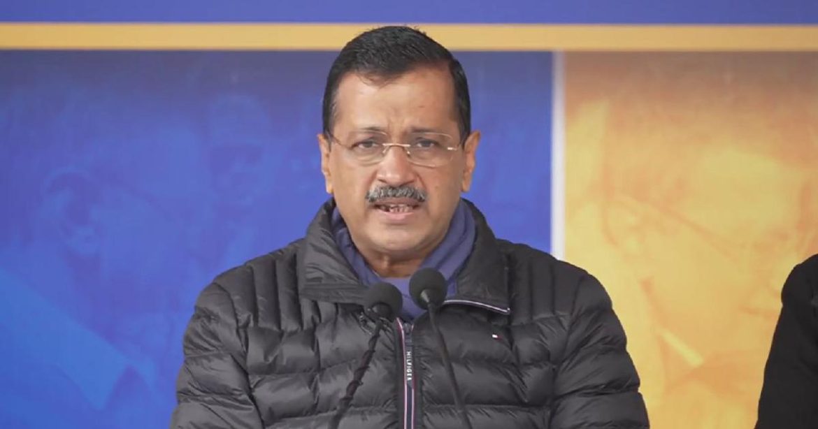 दिल्ली के मौजपुर में 'ज़हरीले पानी' का संकट: आम आदमी पार्टी ने भाजपा सरकार को घेरा