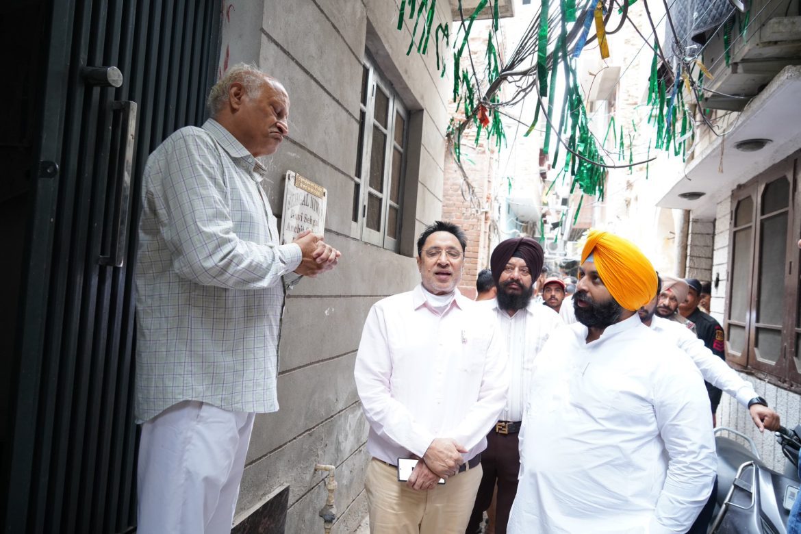 मिशन क्लीन पंजाब': कैबिनेट मंत्री हरजोत सिंह बैंस का ज़मीनी दौरा, अमृतसर में खुद जाँची सफाई व्यवस्था