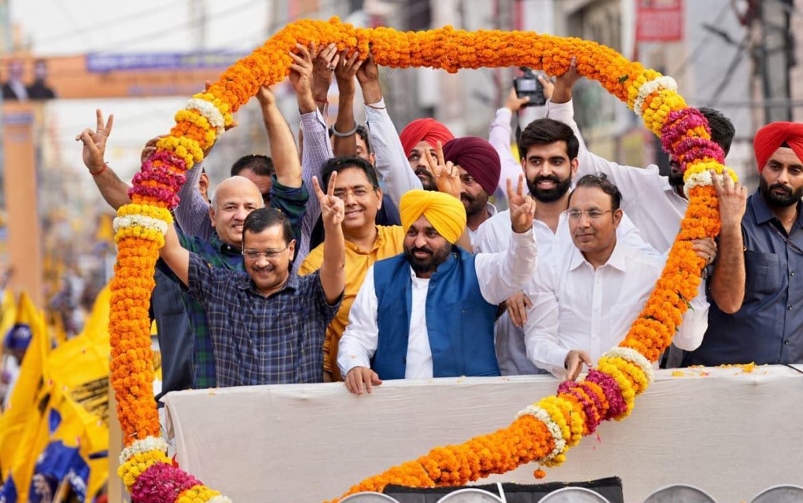 बठिंडा की जीत जनता का आशीर्वाद": भगवंत मान ने पदमजीत मेहता को मेयर बनने पर दी बधाई