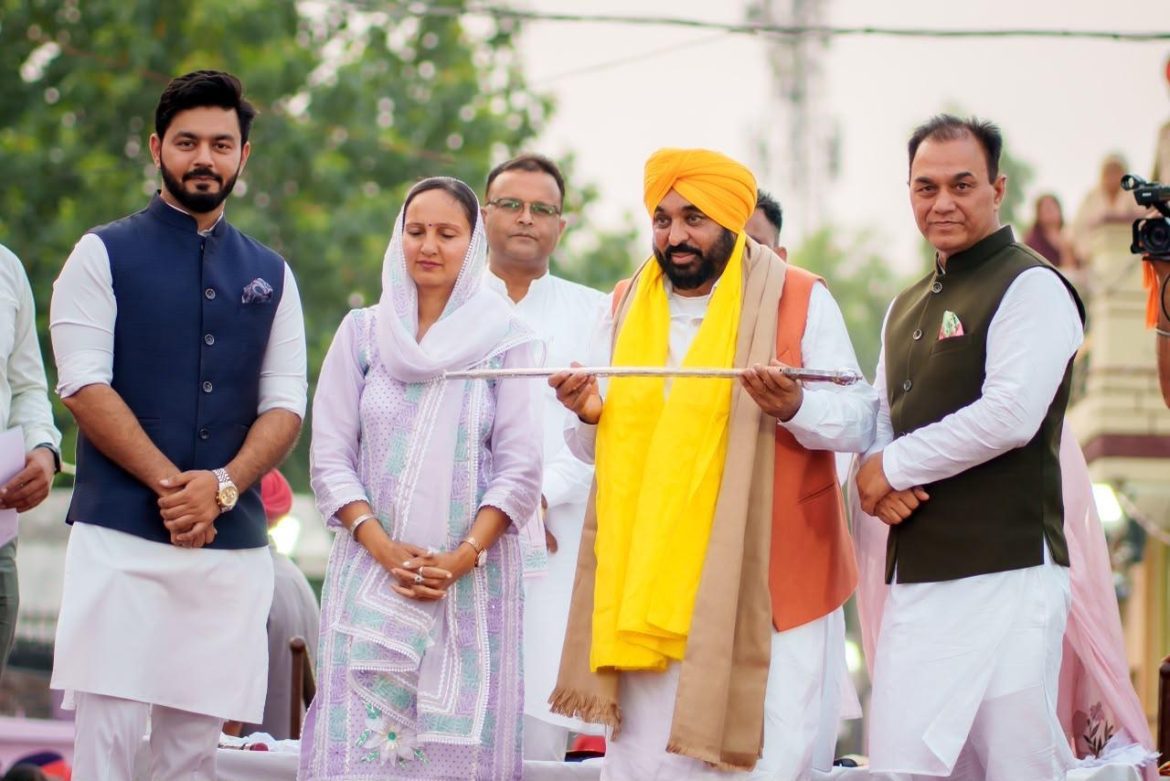 पंजाब के होशियारपुर में मुख्यमंत्री भगवंत मान का बड़ा ऐलान: 1 जुलाई से शुरू होगी 'मदर्स-डाटर्स रिस्पेक्ट स्कीम'