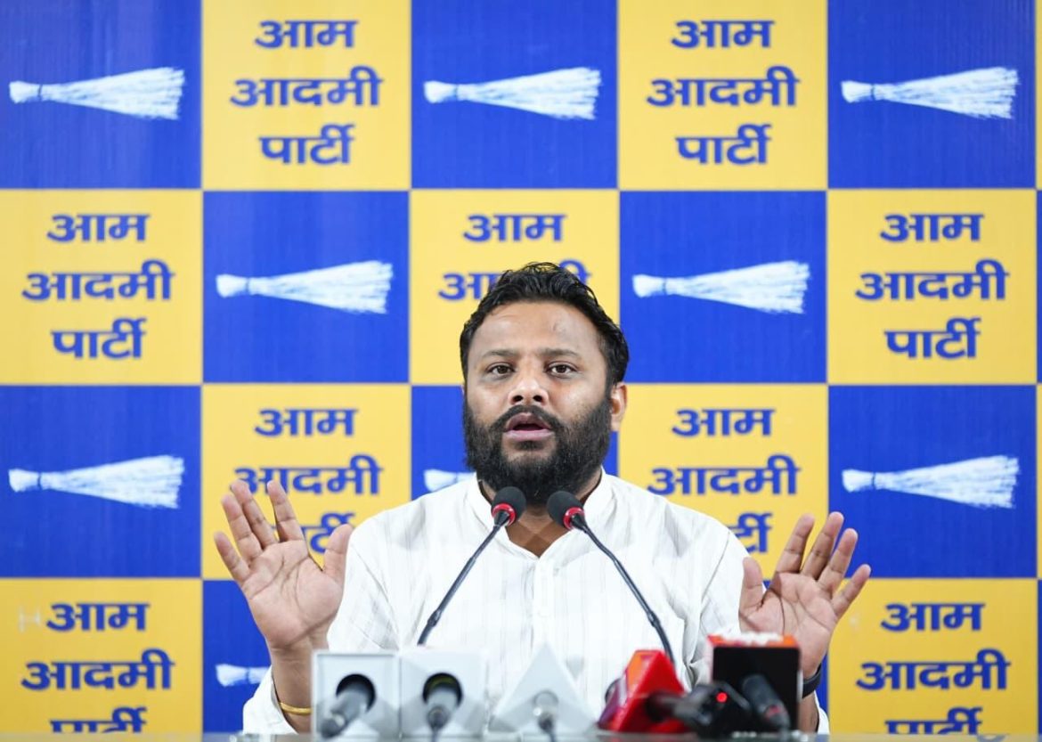मालवीय नगर अग्निकांड: केवल रसोइया दोषी या सरकारी तंत्र की विफलता? आम आदमी पार्टी ने उठाए कड़े सवाल