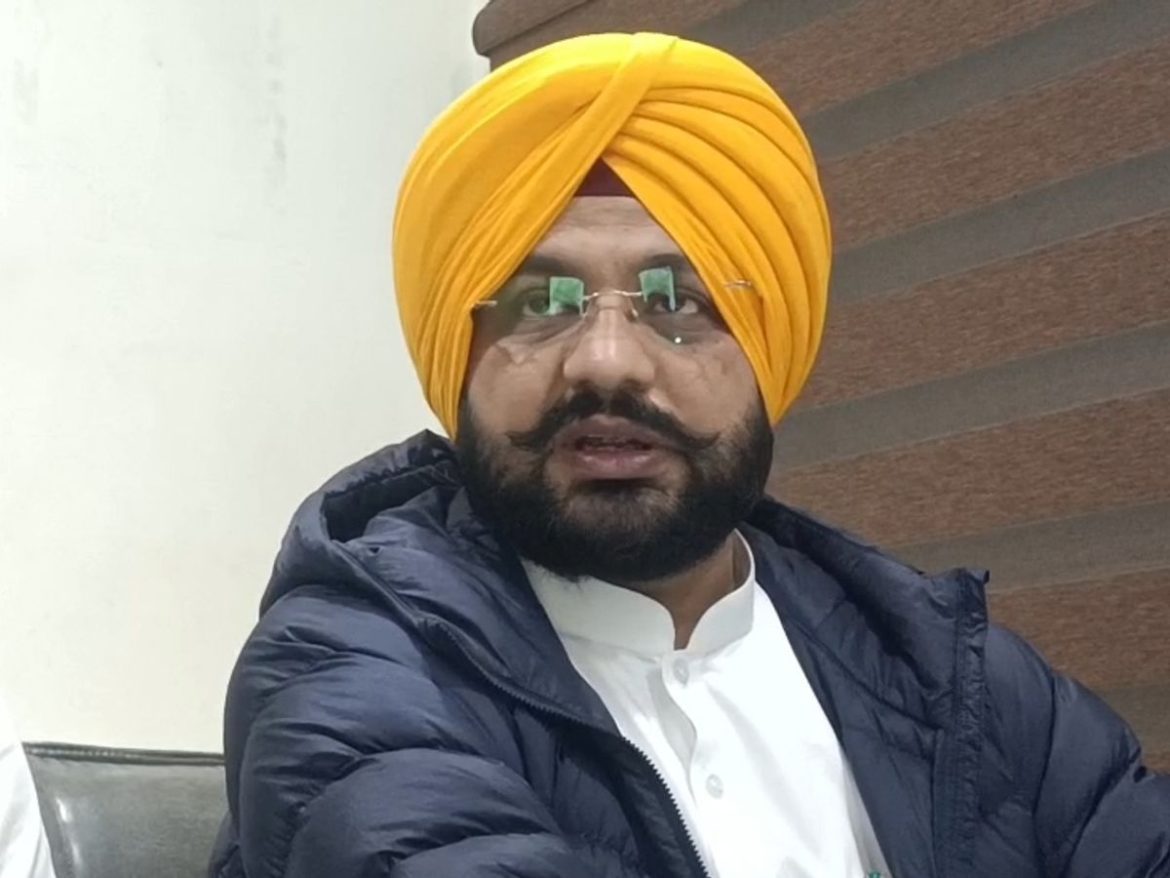 मनरेगा कर्मचारियों की जायज मांगें समय पर होंगी पूरी: कैबिनेट मंत्री तरुणप्रीत सिंह सौंद ने मजदूर संगठनों को दिया भरोसा