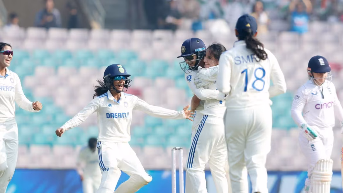IND-W vs ENG-W Test Record: इंग्लैंड के खिलाफ टेस्ट में भारतीय महिला टीम का शानदार रिकॉर्ड, जानें आंकड़े
