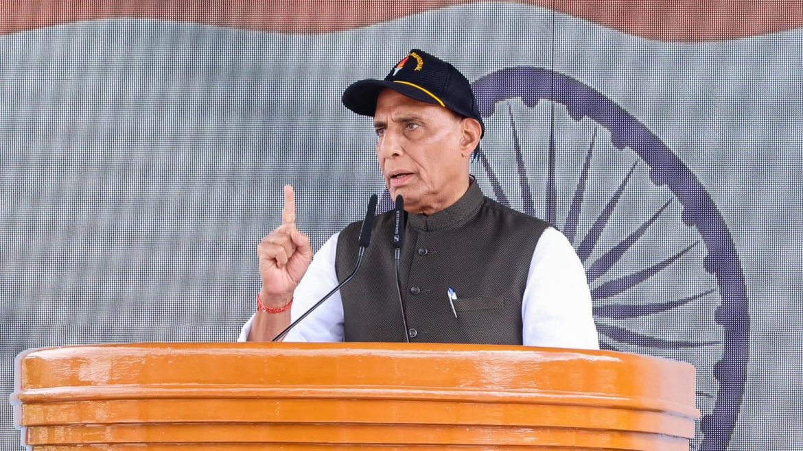 रक्षा मंत्री राजनाथ सिंह ने ईशा सिंह और मनु भाकर को दी बधाई, ISSF वर्ल्ड कप में भारत के शानदार प्रदर्शन की सराहना