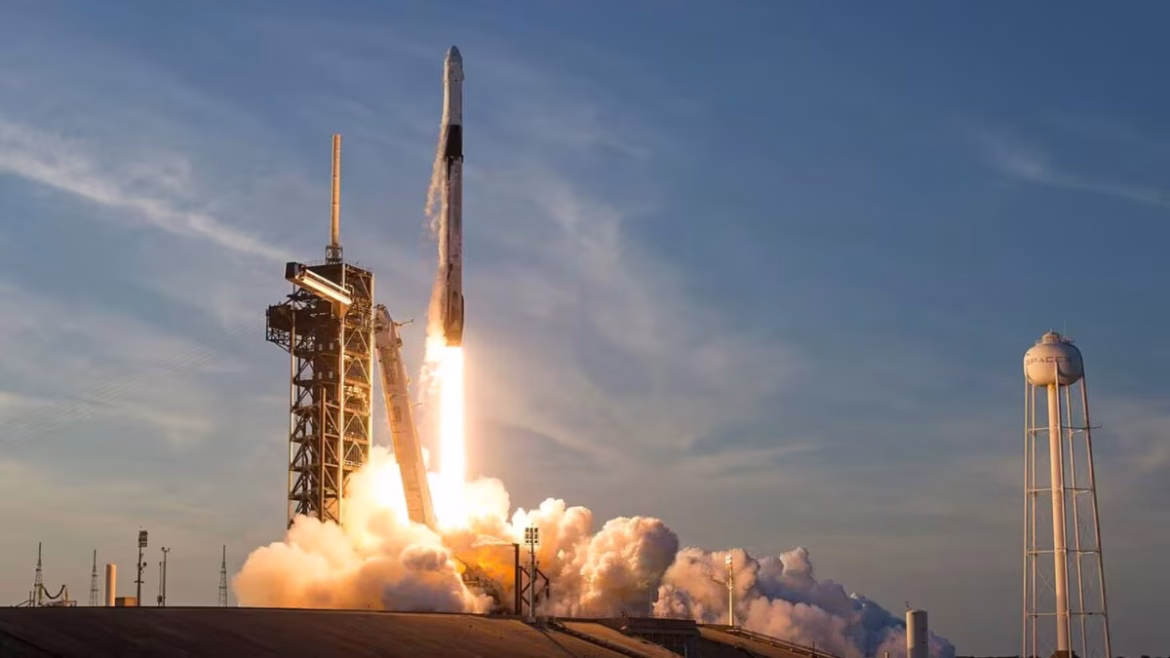 SpaceX Stock Crash: एलन मस्क को बड़ा झटका, इतिहास के सबसे बड़े IPO के एक महीने बाद ही बेस प्राइस से नीचे गिरा स्पेसएक्स का शेयर