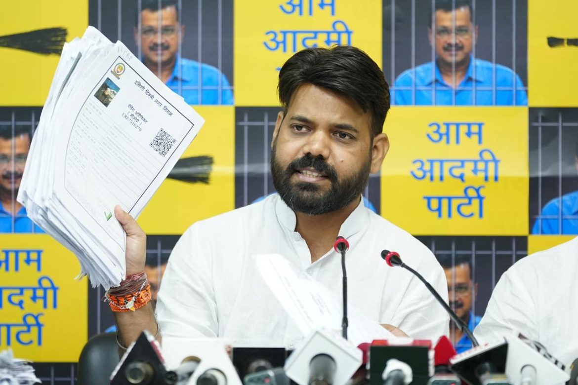 भाजपा के कुशासन से त्रस्त जनता को 'आम आदमी पार्टी' से उम्मीद: एमसीडी जोन और स्थायी समिति चुनाव में ईमानदारी की राजनीति की होगी जीत