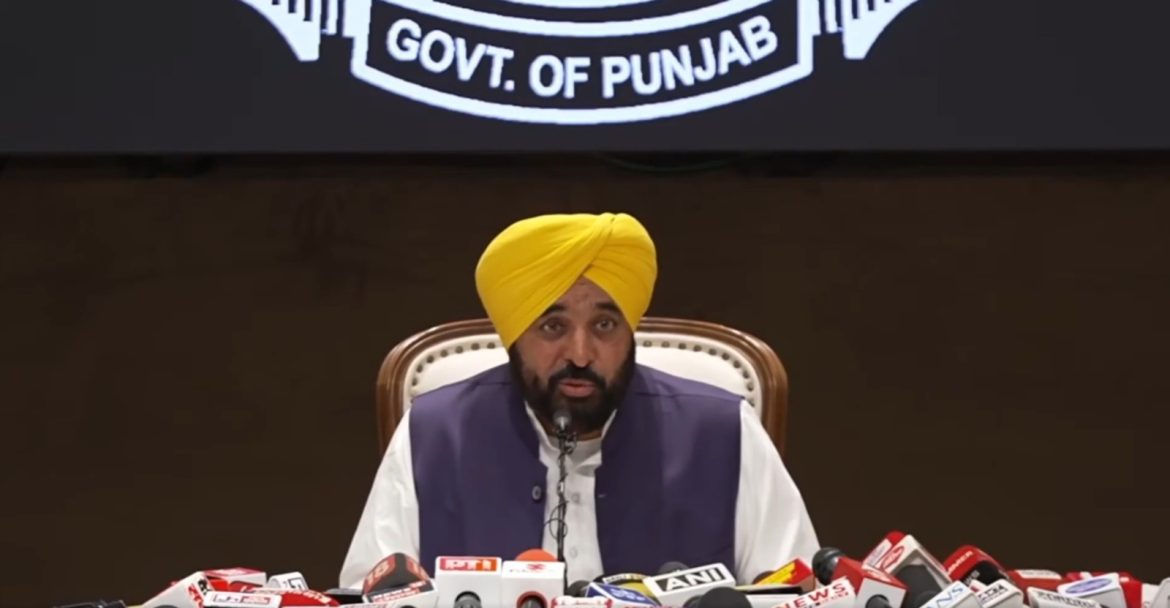 पंजाब में निजी स्कूलों की मनमानी बंद: CM भगवंत मान का बड़ा फैसला, 3 साल में वसूली एक्स्ट्रा फीस करेंगे वापस