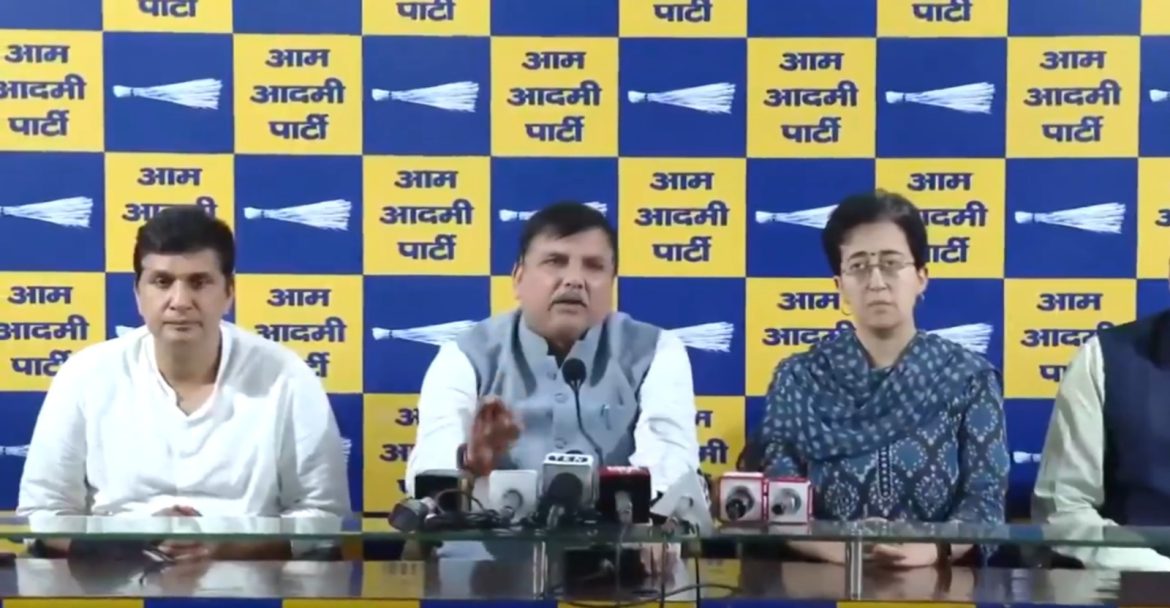 छात्रों के साथ दुश्मन जैसा बर्ताव': जंतर-मंतर प्रदर्शन पर संजय सिंह का हमला, शिक्षा मंत्री के इस्तीफे की मांग