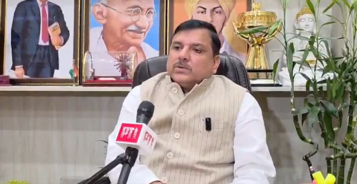 "भाषणों तक सीमित है पीएम का फ़ास्ट-ट्रैक न्याय": संजय सिंह का बड़ा हमला, बोले— "आरोपियों को बचा रही है सरकार"