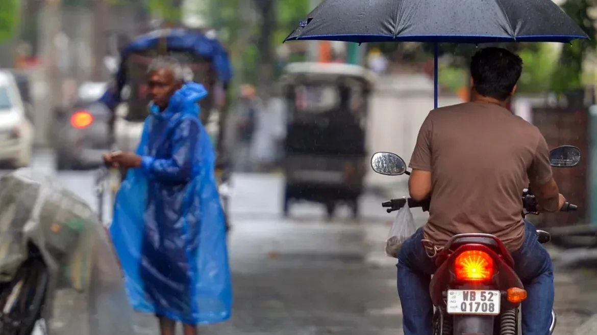 देश भर में मानसून का तांडव: अगले 3-4 दिन मूसलाधार बारिश का अलर्ट, 40-60 किमी/घंटे की रफ्तार से चलेंगी हवाएं