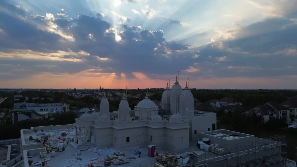 पेरिस में खुलेगा भव्य BAPS स्वामीनारायण मंदिर, सितंबर में 13 दिवसीय संस्कृति महोत्सव के साथ होगा उद्घाटन