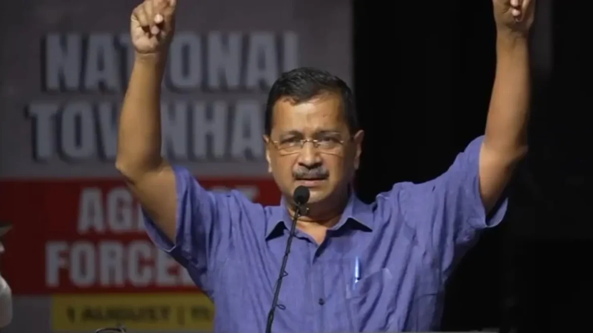 E20 पेट्रोल विवाद: 2.33 लाख लोगों की याचिका पीएम मोदी को सौंपी, अरविंद केजरीवाल बोले- क्या सरकार सुनेगी वाहन मालिकों की आवाज?