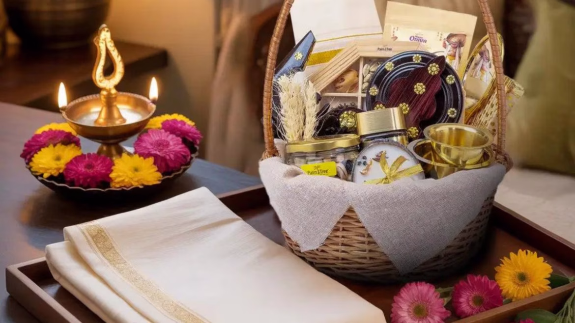 Onam Gift Ideas Under ₹2,000: परिवार, दोस्तों और प्रोफेशनल्स के लिए चुनें खास फेस्टिव हैम्पर्स