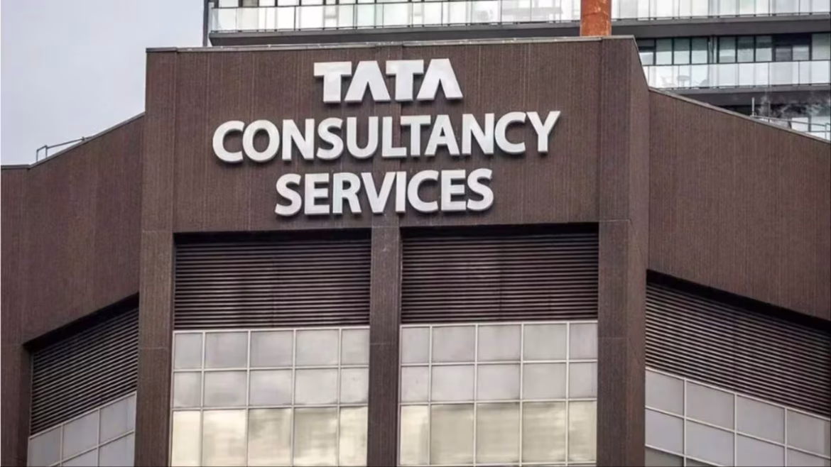 TCS के लैपटॉप पर मॉनिटरिंग टूल की तैनाती, कर्मचारी निगरानी या डेटा सिक्योरिटी? उठे प्राइवेसी के सवाल