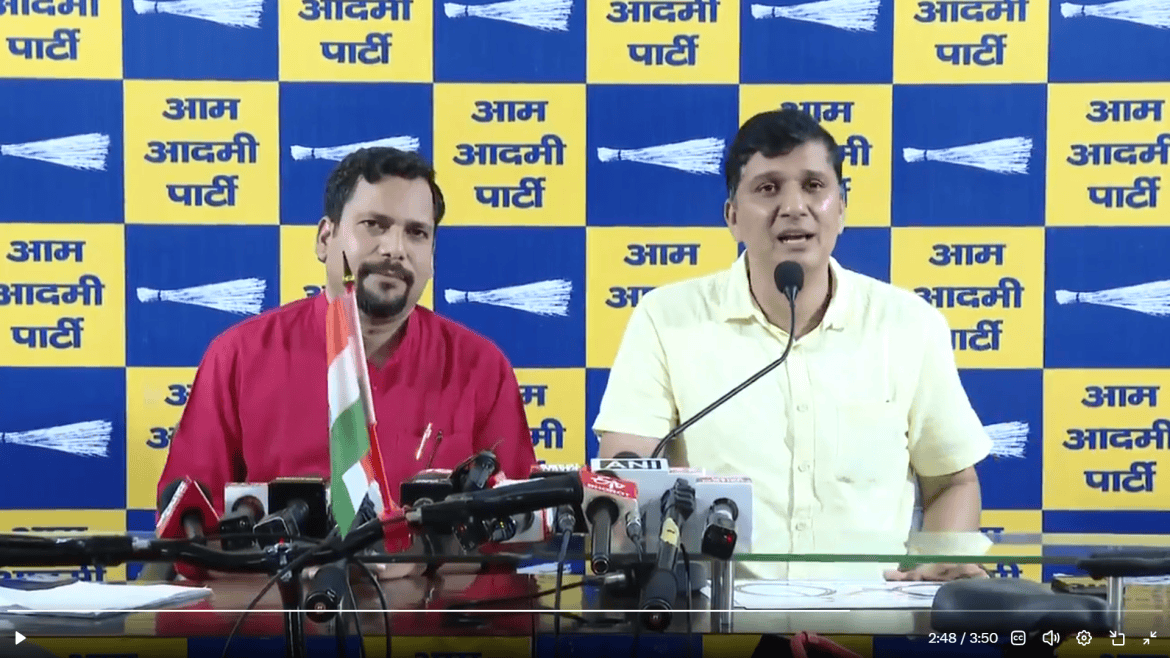 Delhi Bicycle Row: सौरभ भारद्वाज ने दिखाई ₹4,200 की साइकिल, बोले- सरकार ने ₹6,957 में क्यों खरीदी?