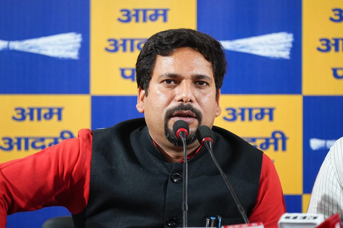 दिल्ली की स्वास्थ्य व्यवस्था पर AAP का BJP सरकार पर हमला, GTB अस्पताल में भ्रष्टाचार के लगाए गंभीर आरोप