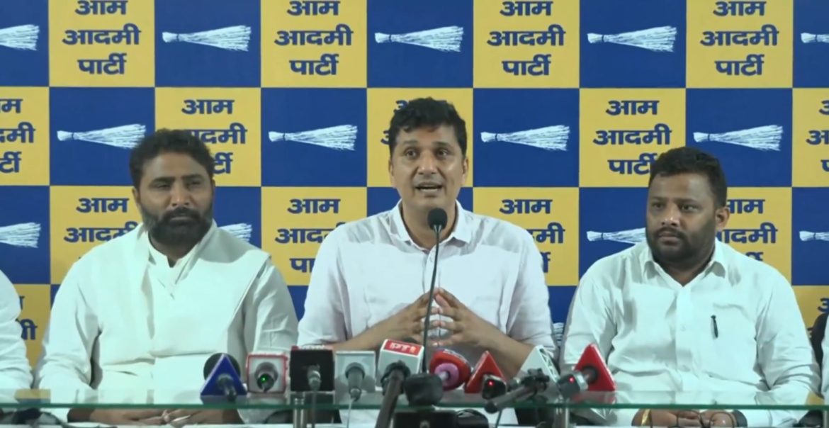 'फ्री साइकिल योजना में 90 करोड़ का घोटाला': AAP नेता सौरभ भारद्वाज ने बीजेपी सरकार पर लगाए गंभीर आरोप