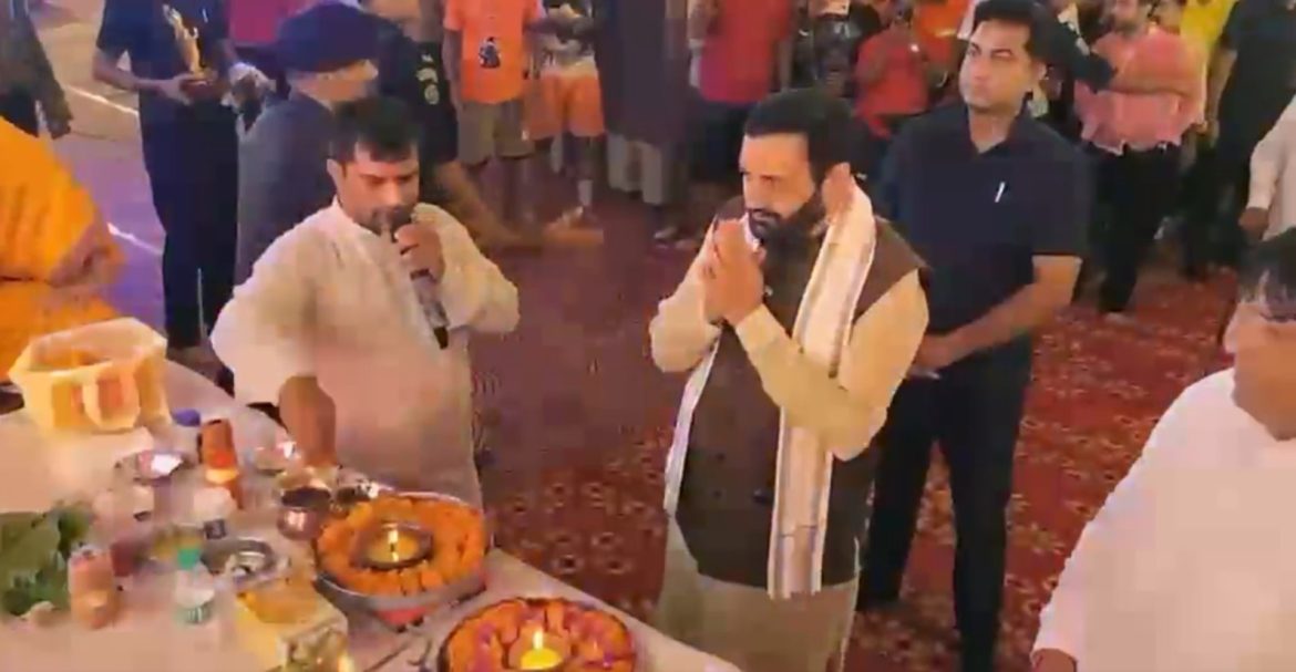 गुरुग्राम के कांवड़ शिविर पहुंचे CM नायब सिंह सैनी, भगवान शिव की पूजा कर हरियाणा की सुख-समृद्धि की कामना