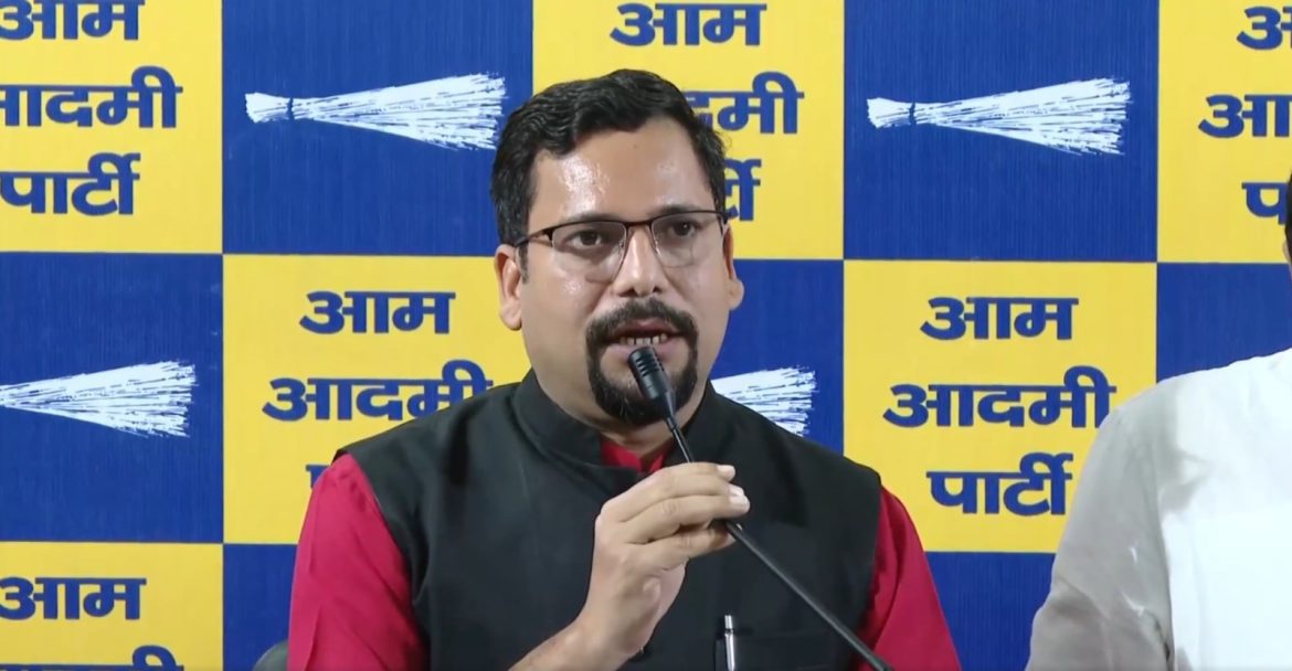 Delhi Rice Scam: संजीव झा का बड़ा आरोप- ‘रेखा गुप्ता सरकार में घोटाले, सिरसा को तुरंत हटाया जाए’
