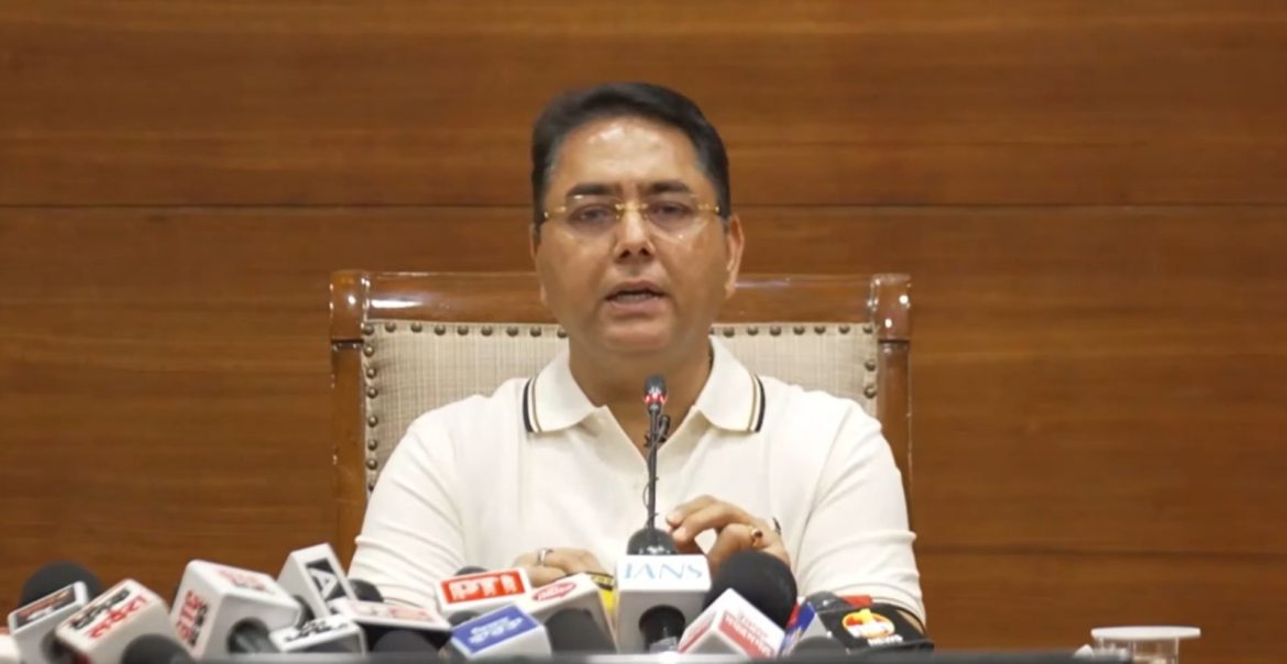 पंजाब के गांवों में आज से 3 लाख सोलर लाइट लगाने की शुरुआत, अमन अरोड़ा बोले- पहले चरण में 2,617 गांव होंगे रोशन