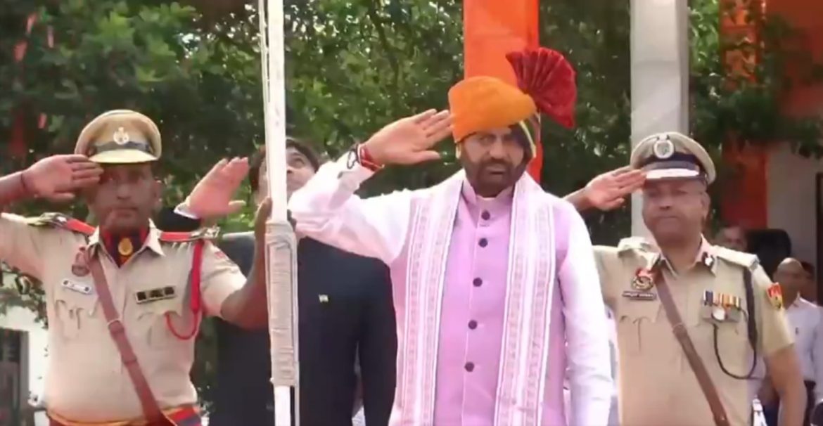 80वें स्वतंत्रता दिवस पर हांसी में CM नायब सिंह सैनी ने फहराया तिरंगा, शहीदों को किया नमन