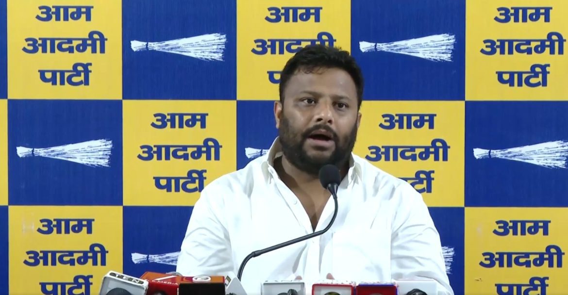 Delhi Crime: Kalyanpuri में 4 दिन में दूसरी हत्या, कुलदीप कुमार ने उठाए सवाल- ‘राजधानी में आखिर हो क्या रहा है?’