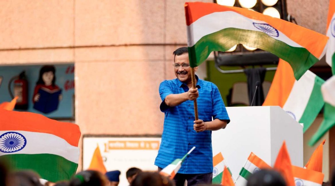 अरविंद केजरीवाल के जन्मदिन पर AAP ने दी बधाई, शिक्षा-स्वास्थ्य को शासन की आत्मा बनाने वाले नेता बताया