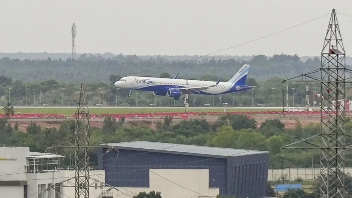 त्रिची से सिंगापुर जा रही IndiGo फ्लाइट में तकनीकी खराबी, 127 यात्रियों को लेकर लौटा विमान