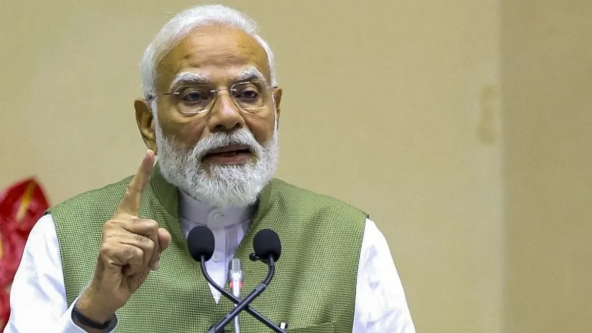 पीएम नरेंद्र मोदी की सचिवों के साथ बैठक, AI-डेटा से लेकर रक्षा और समुद्री क्षेत्र पर बड़ा फोकस
