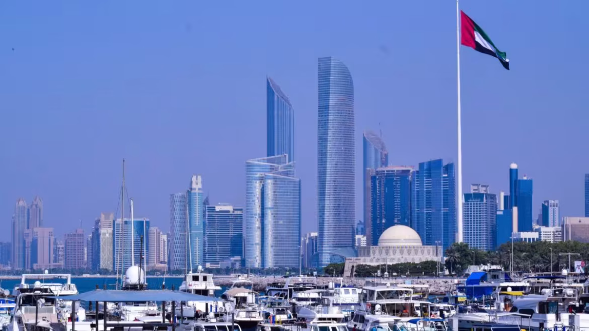 भारतीय पर्यटकों के लिए खुशखबरी! अबू धाबी में 3 रात ठहरने पर फ्री UAE एंट्री वीजा, जानें पूरी शर्तें